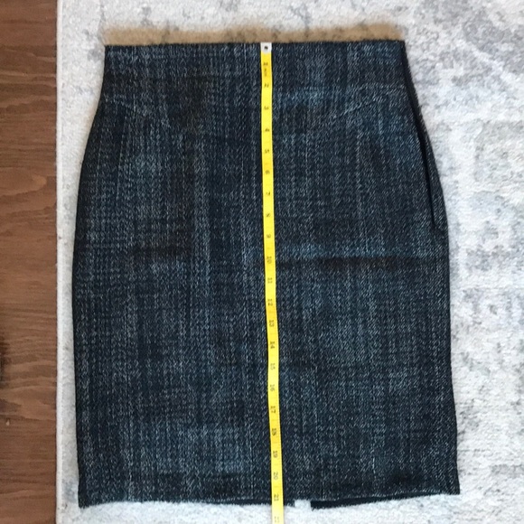 Ann Taylor Wool Classic skirt size 2P - Picture 8 of 9